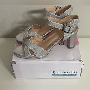 Dream Pairs Glittering Silver Strappy Heels Size‎ 7.5